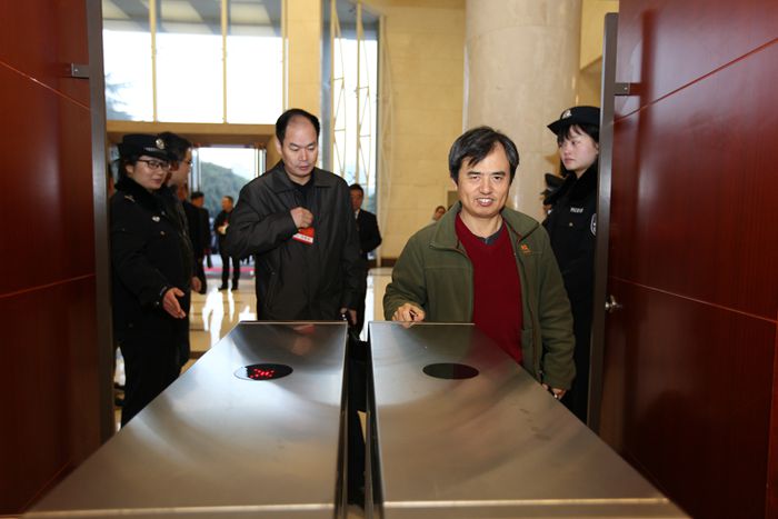 ��Э�����еڰ˽�ίԱ����Ĵλ���ίԱ����᳡